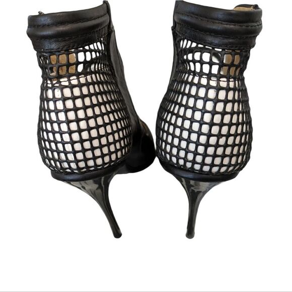 Gwen Stefani L.A.M.B. Skylar Peep Toe Stiletto Heels Netted Strap Size - Picture 2 of 6